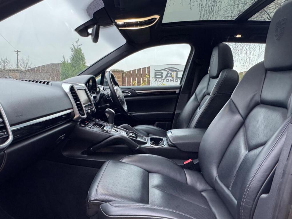 PORSCHE CAYENNE