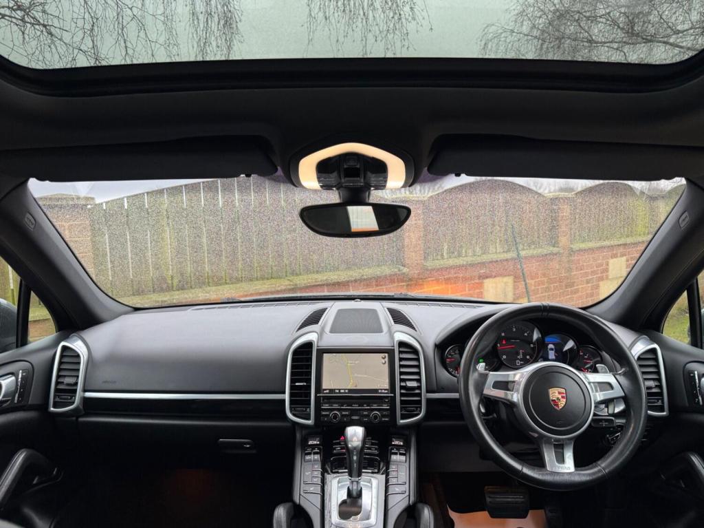 PORSCHE CAYENNE