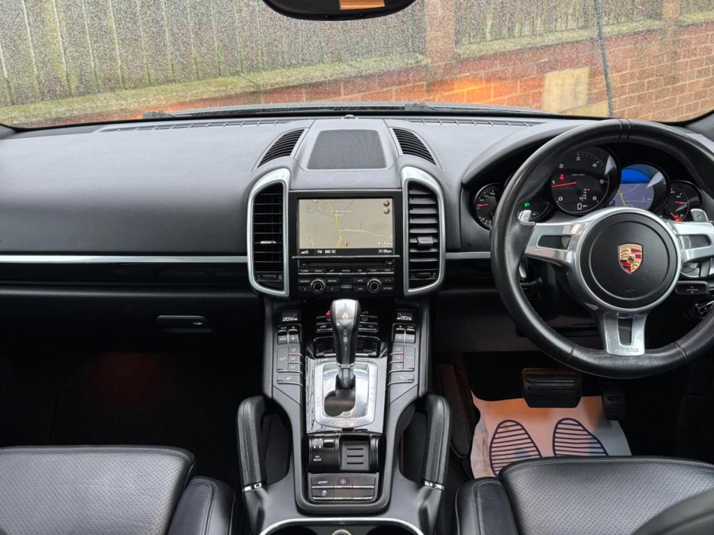 PORSCHE CAYENNE