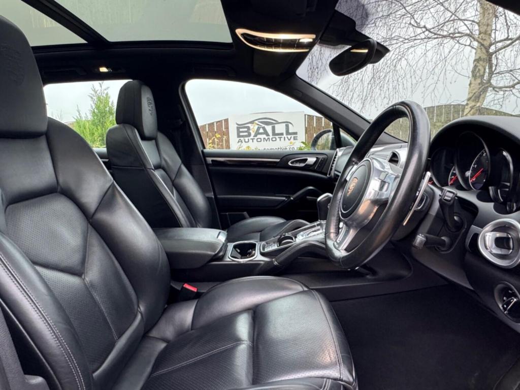PORSCHE CAYENNE