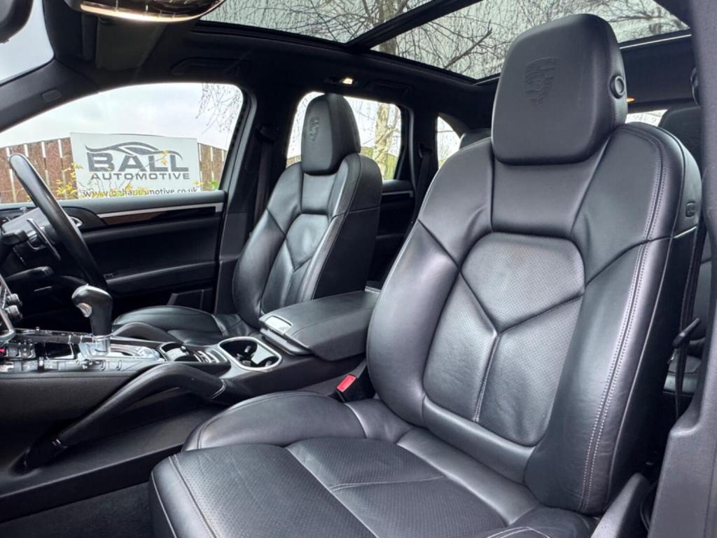 PORSCHE CAYENNE