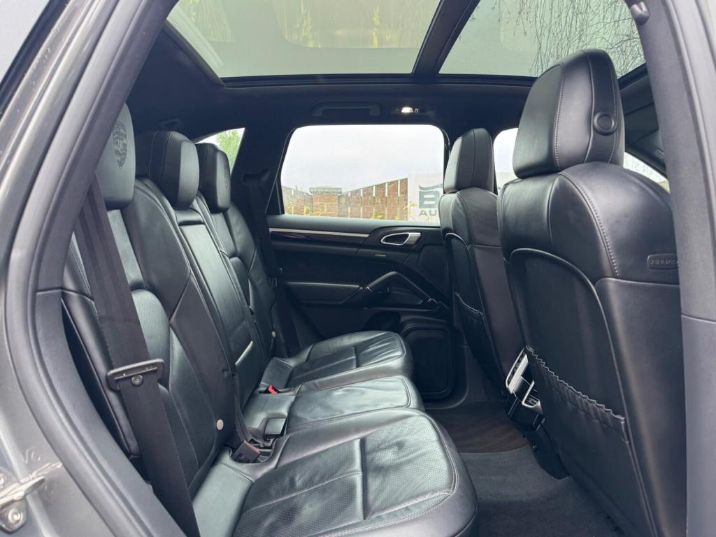 PORSCHE CAYENNE