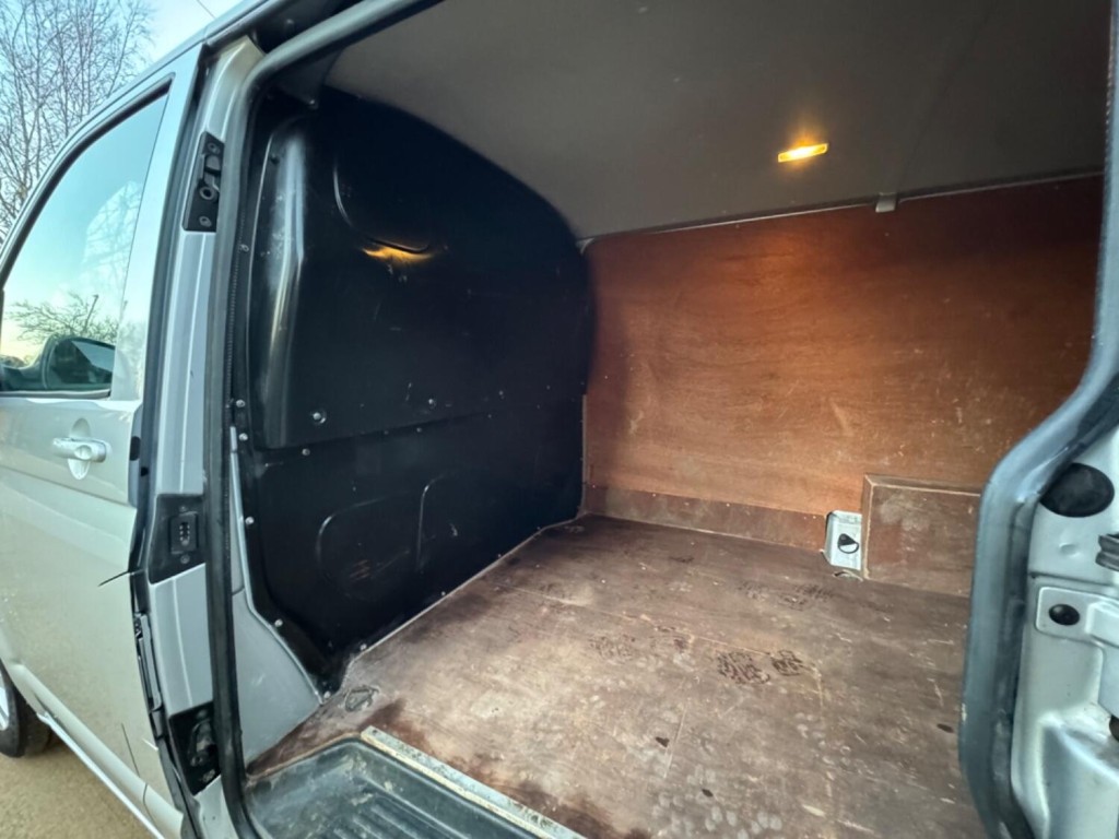 VOLKSWAGEN TRANSPORTER