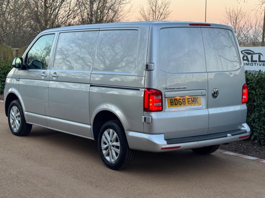 VOLKSWAGEN TRANSPORTER