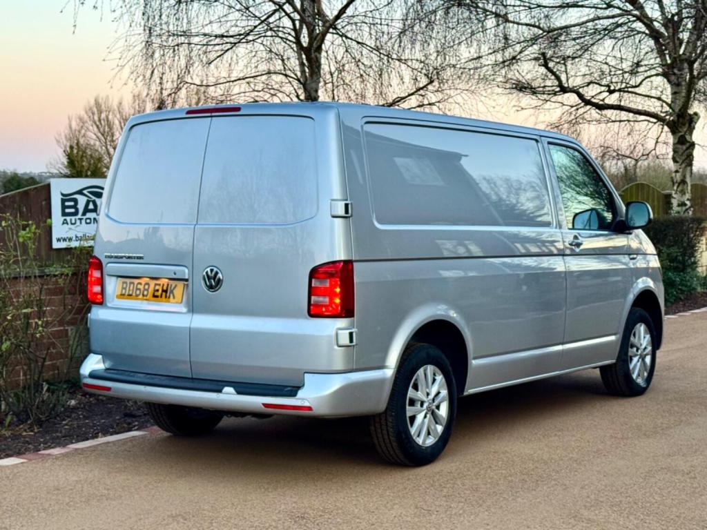 VOLKSWAGEN TRANSPORTER
