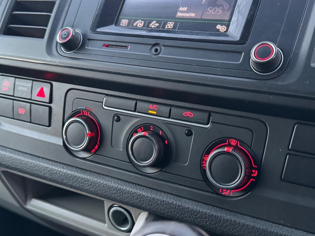 VOLKSWAGEN TRANSPORTER