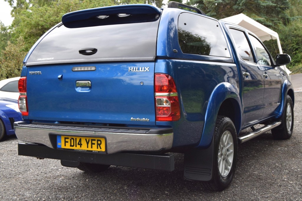 TOYOTA HILUX