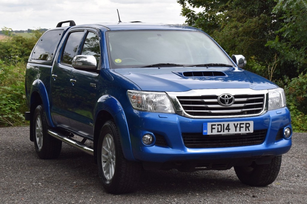 TOYOTA HILUX