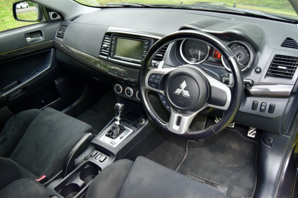 MITSUBISHI LANCER