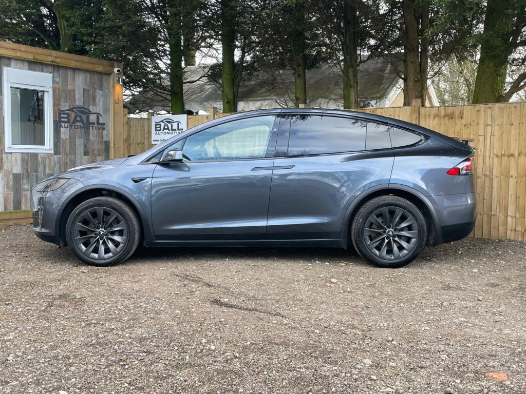 TESLA MODEL X