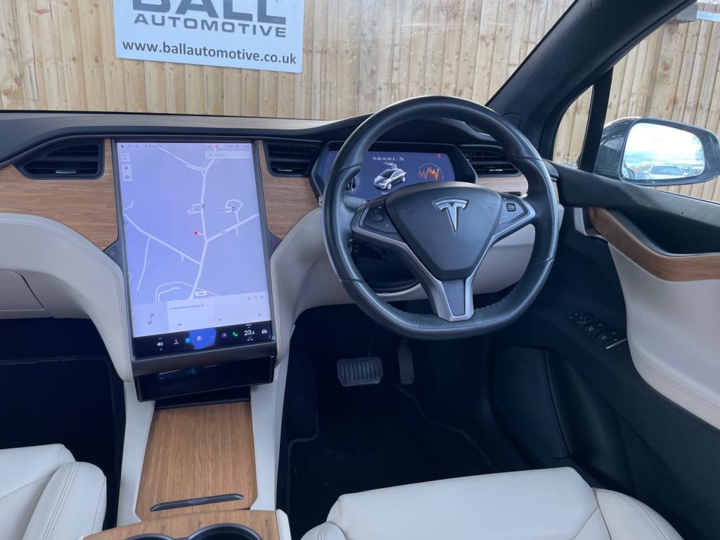 TESLA MODEL X