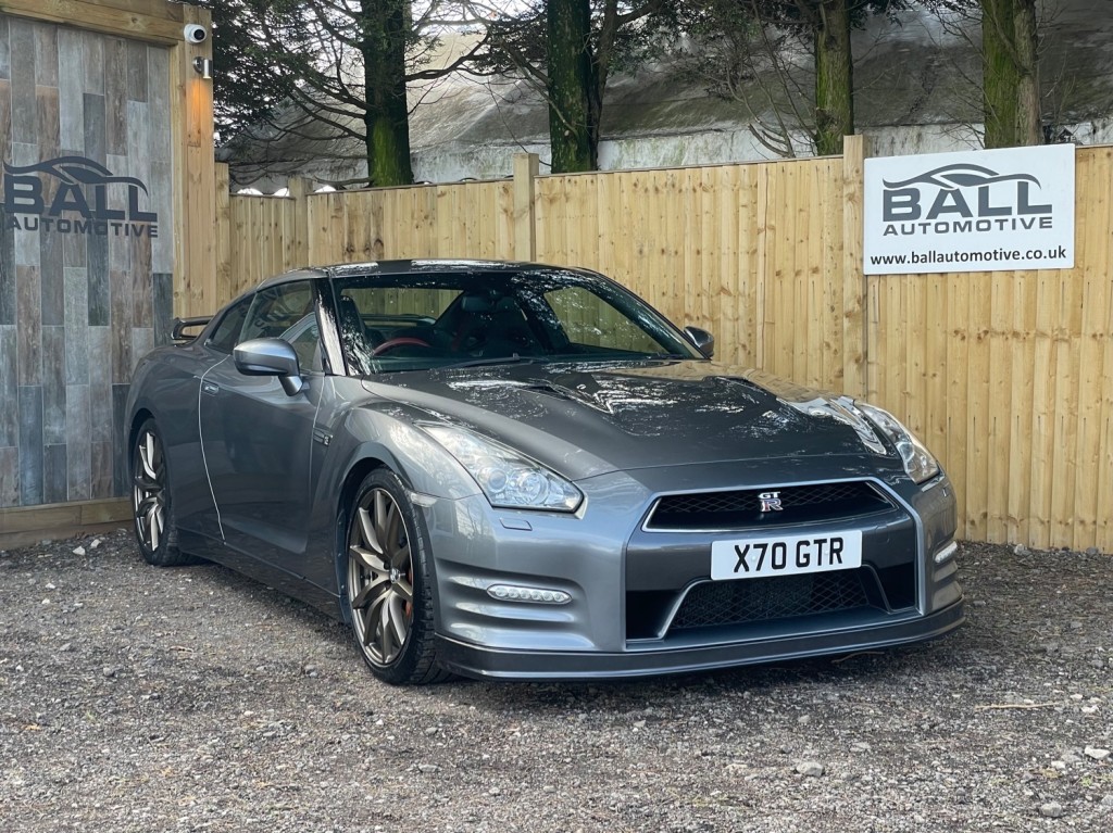NISSAN GT-R