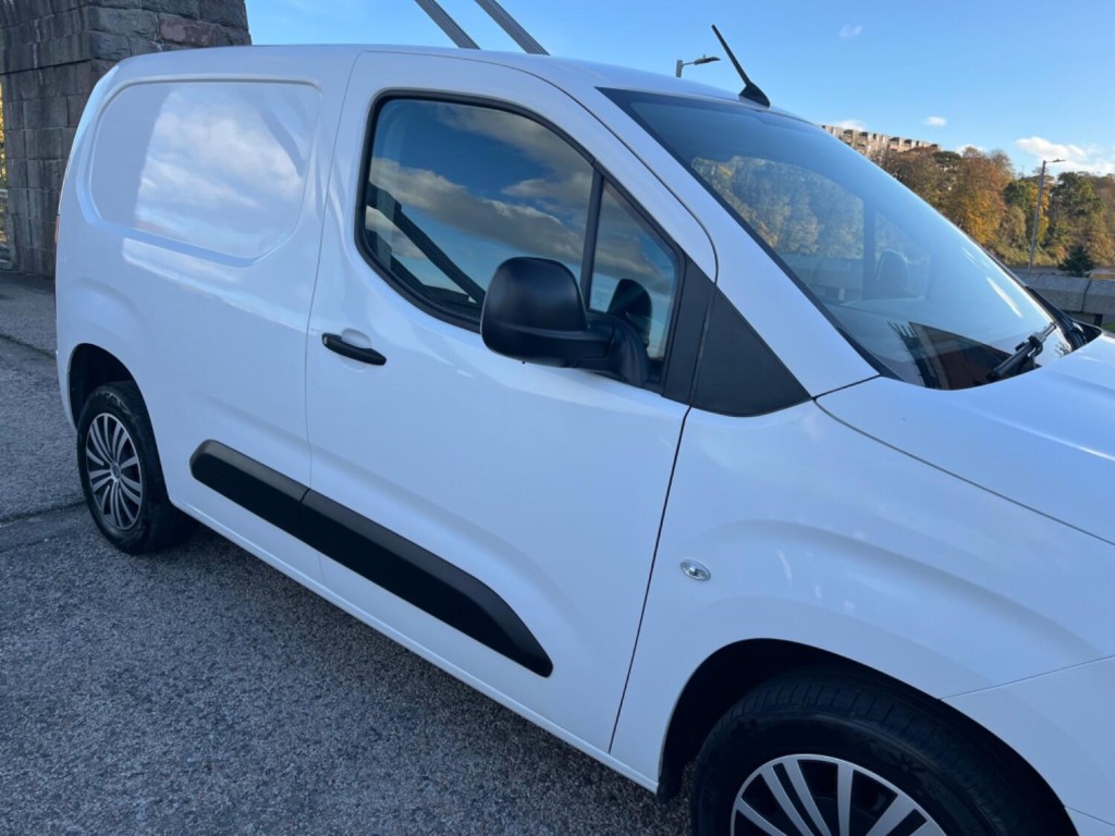 VAUXHALL COMBO