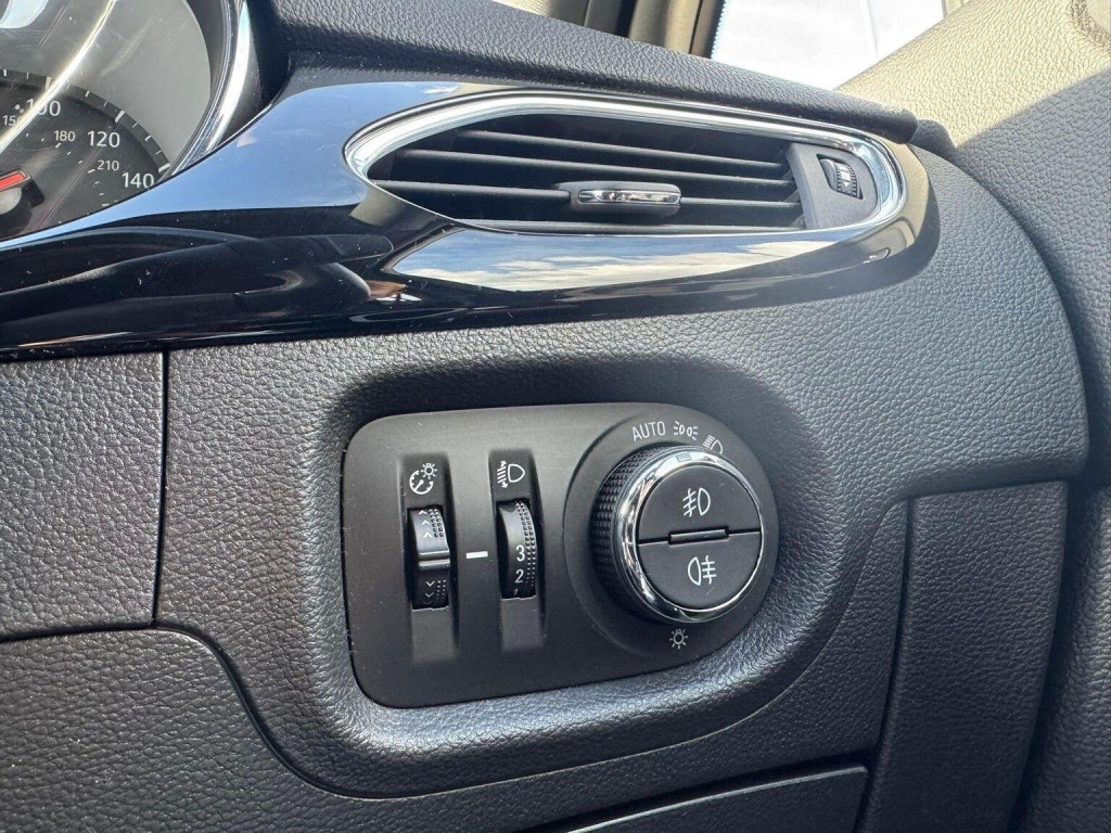 VAUXHALL ASTRA 1.4i Turbo SRi Euro 6 5dr 2016