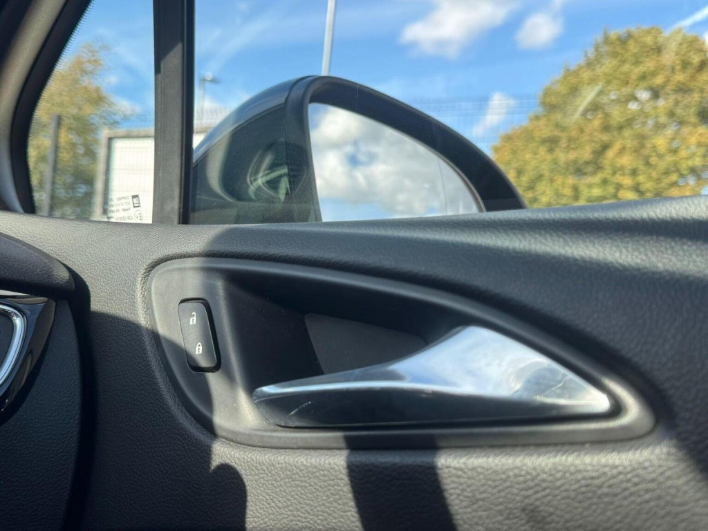 VAUXHALL ASTRA 1.4i Turbo SRi Euro 6 5dr 2016