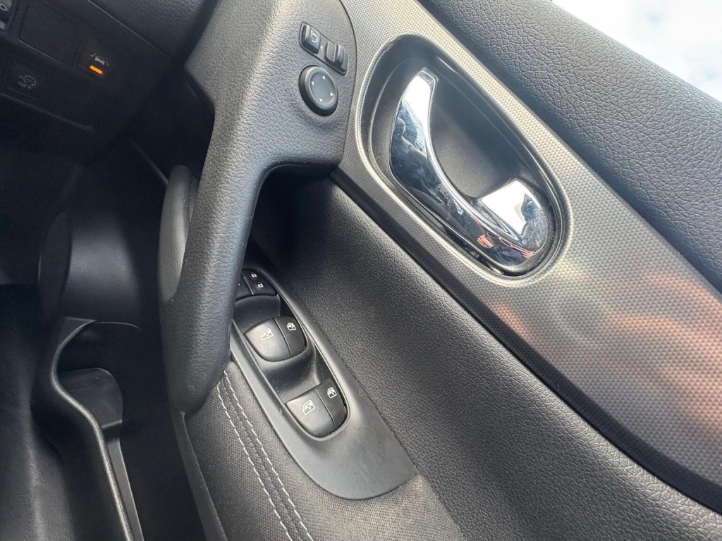 NISSAN QASHQAI 1.2 DIG-T N-Connecta Euro 6 (s/s) 5dr 2018