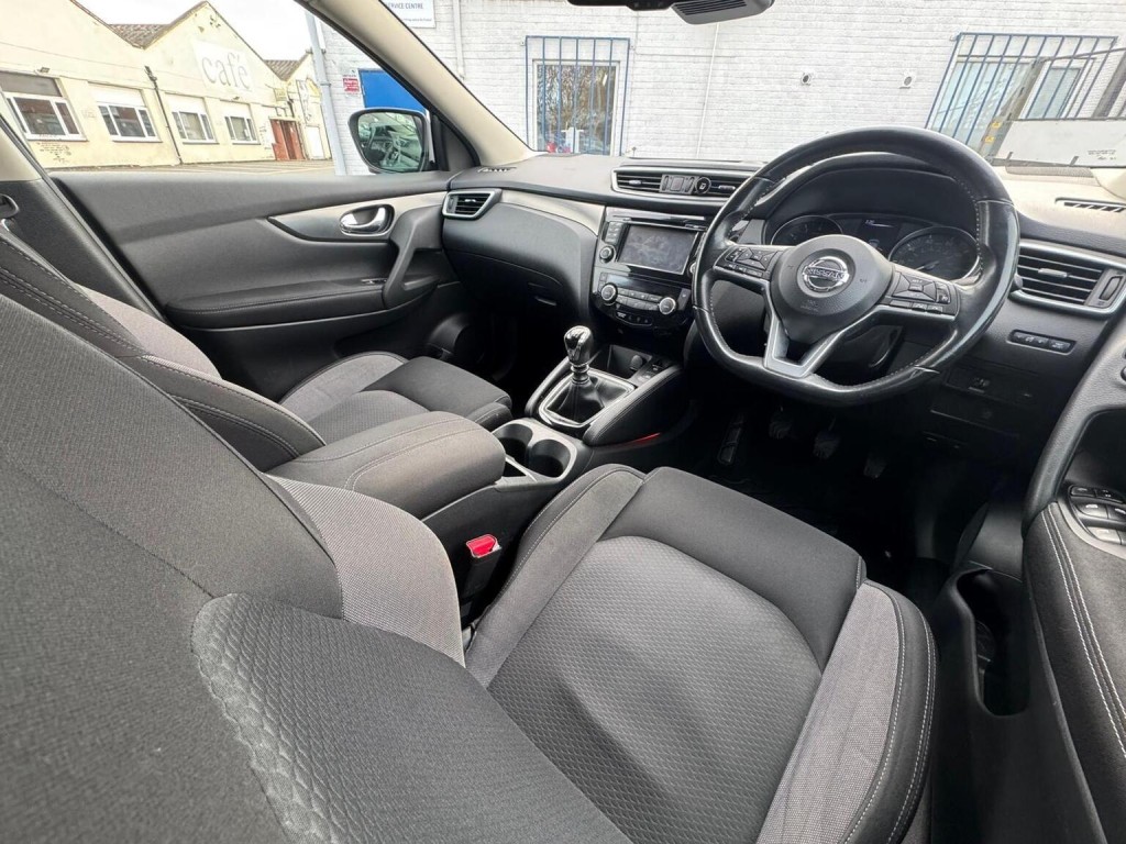 NISSAN QASHQAI 1.2 DIG-T N-Connecta Euro 6 (s/s) 5dr 2018
