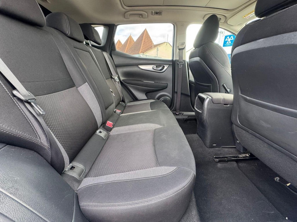 NISSAN QASHQAI 1.2 DIG-T N-Connecta Euro 6 (s/s) 5dr 2018