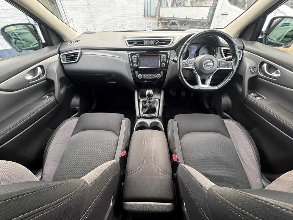 NISSAN QASHQAI 1.2 DIG-T N-Connecta Euro 6 (s/s) 5dr 2018