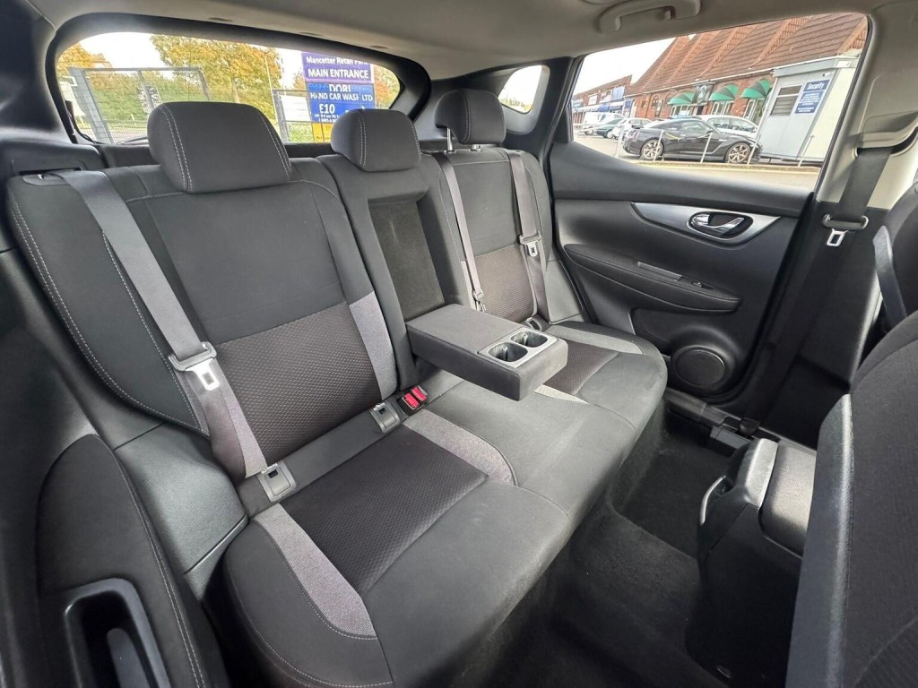 NISSAN QASHQAI 1.2 DIG-T N-Connecta Euro 6 (s/s) 5dr 2018