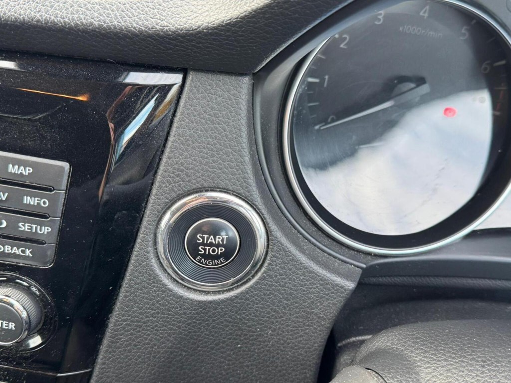 NISSAN QASHQAI 1.2 DIG-T N-Connecta Euro 6 (s/s) 5dr 2018