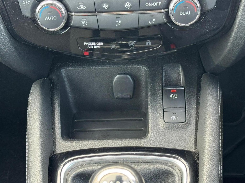 NISSAN QASHQAI 1.2 DIG-T N-Connecta Euro 6 (s/s) 5dr 2018