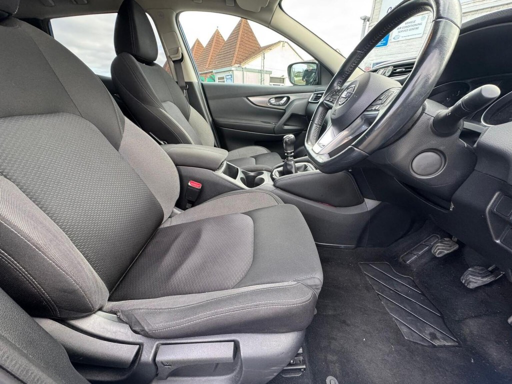 NISSAN QASHQAI 1.2 DIG-T N-Connecta Euro 6 (s/s) 5dr 2018