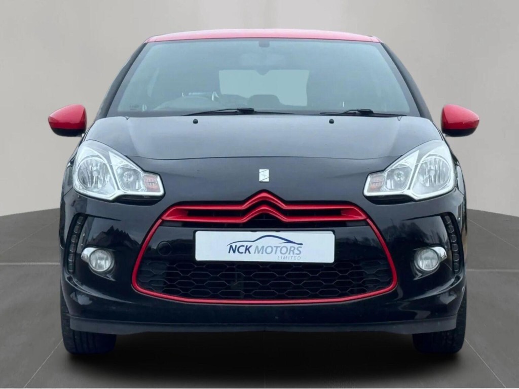 View CITROEN DS3 1.6 VTi DStyle Red Euro 5 3dr