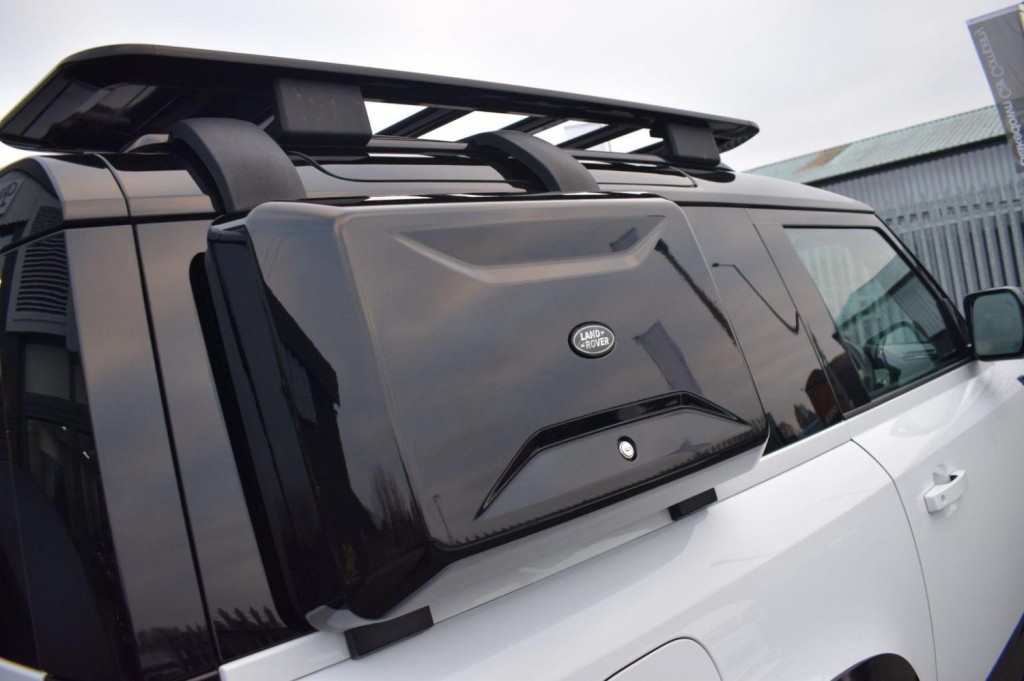 LAND ROVER DEFENDER 90