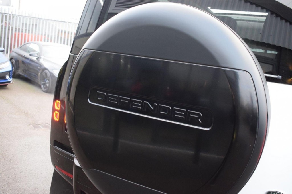 LAND ROVER DEFENDER 90