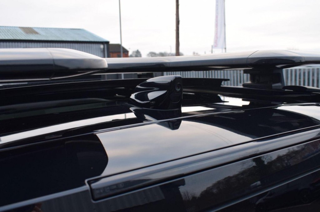 LAND ROVER DEFENDER 90