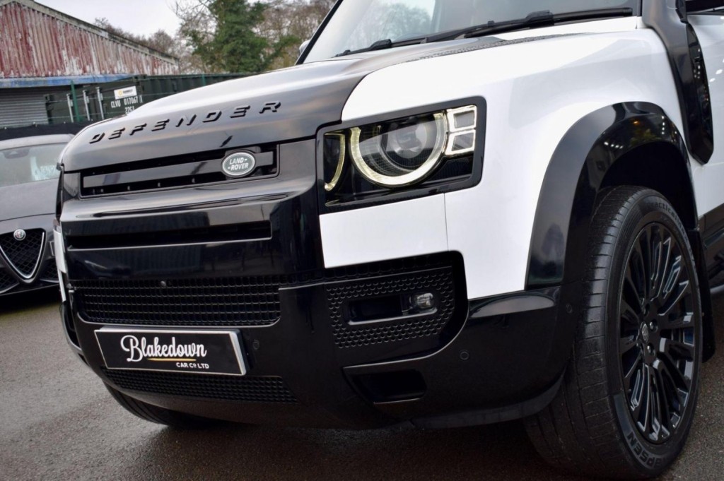 LAND ROVER DEFENDER 90