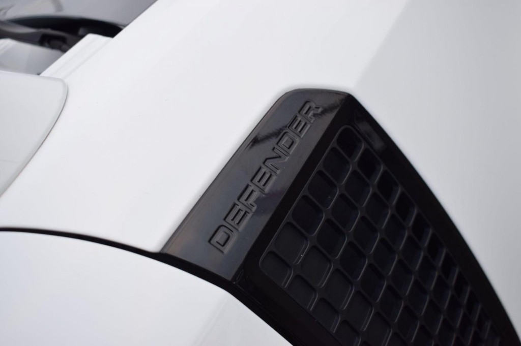 LAND ROVER DEFENDER 90