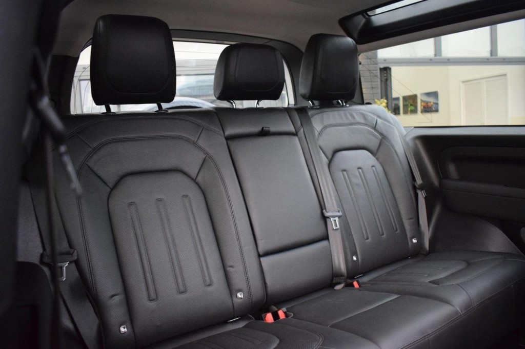 LAND ROVER DEFENDER 90