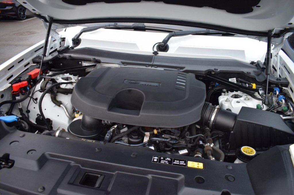 LAND ROVER DEFENDER 90