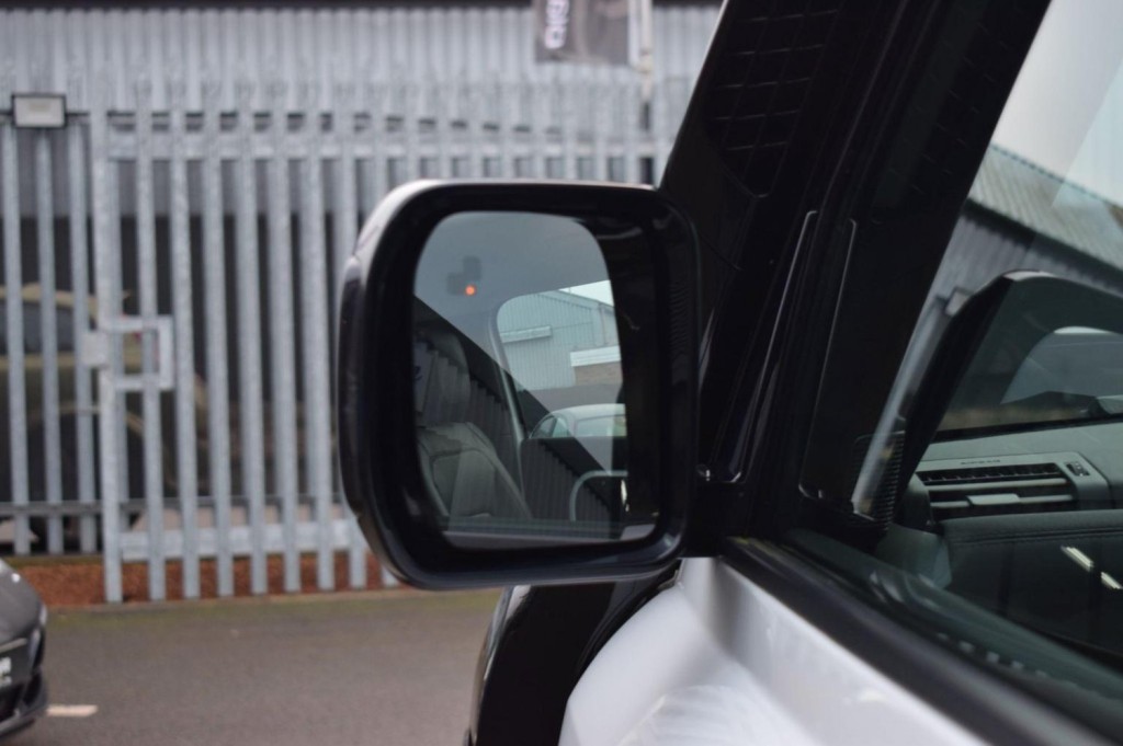 LAND ROVER DEFENDER 90