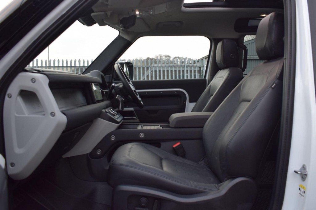 LAND ROVER DEFENDER 90