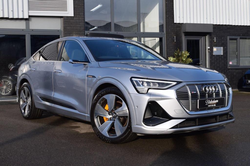 AUDI E-TRON