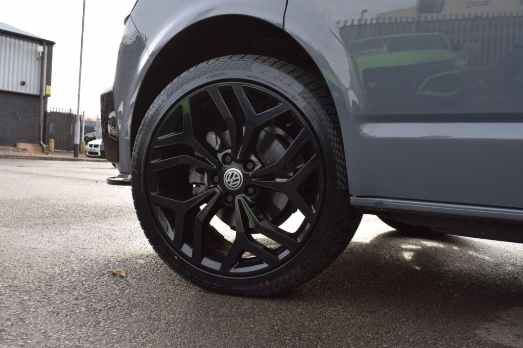 VOLKSWAGEN TRANSPORTER