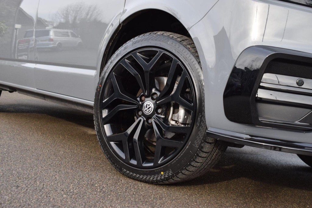 VOLKSWAGEN TRANSPORTER