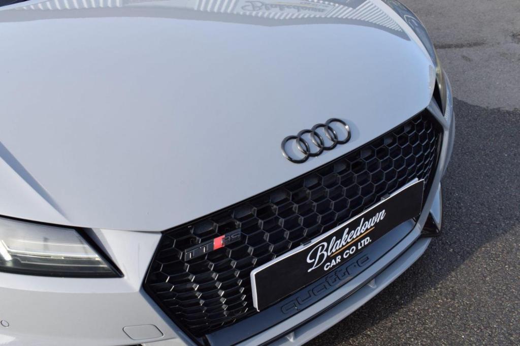 AUDI TT RS