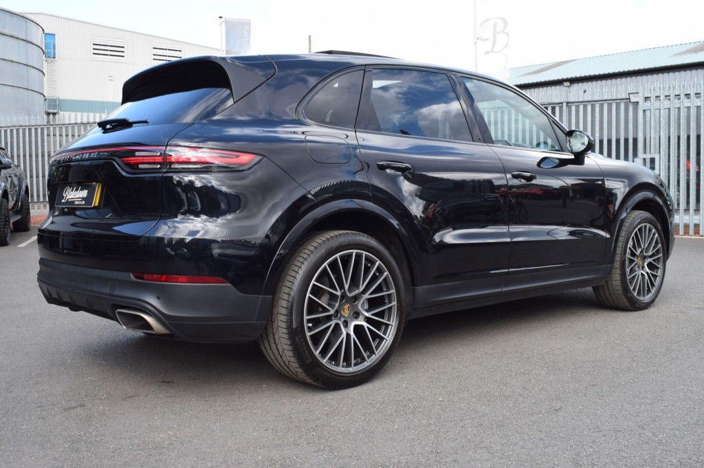 PORSCHE CAYENNE