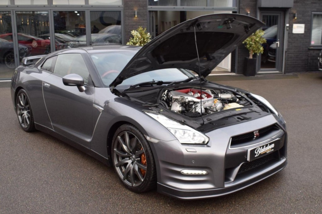 NISSAN GT-R