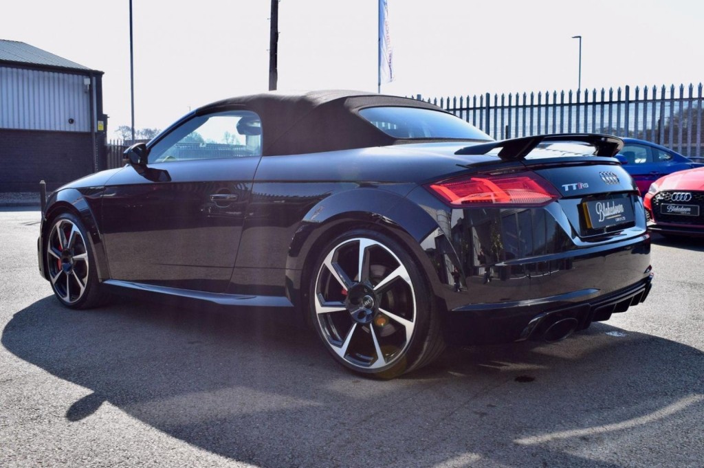 AUDI TT RS