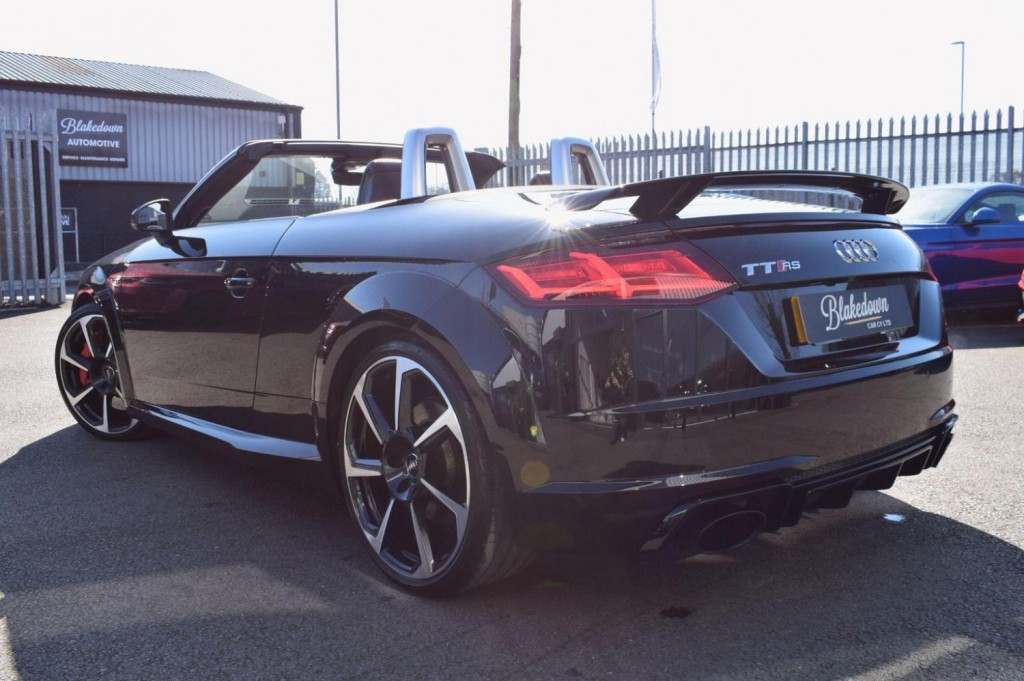 AUDI TT RS