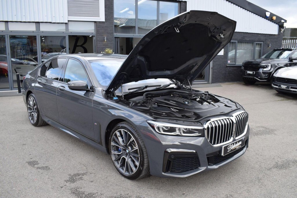 BMW 7 SERIES