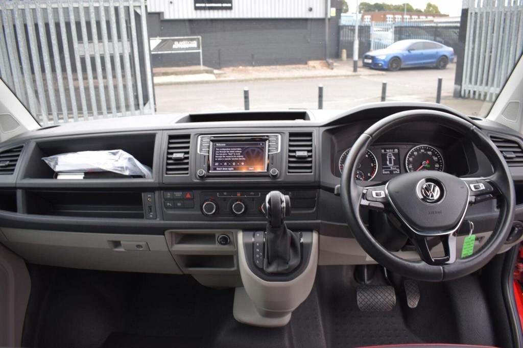 VOLKSWAGEN TRANSPORTER