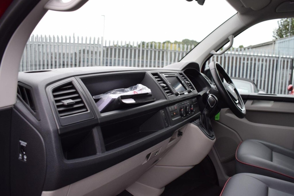 VOLKSWAGEN TRANSPORTER