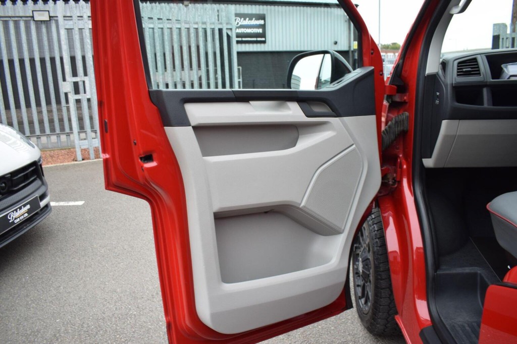 VOLKSWAGEN TRANSPORTER