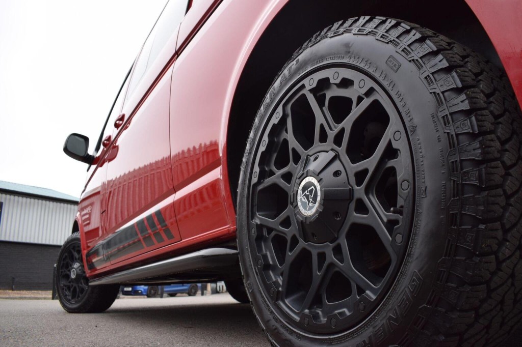 VOLKSWAGEN TRANSPORTER